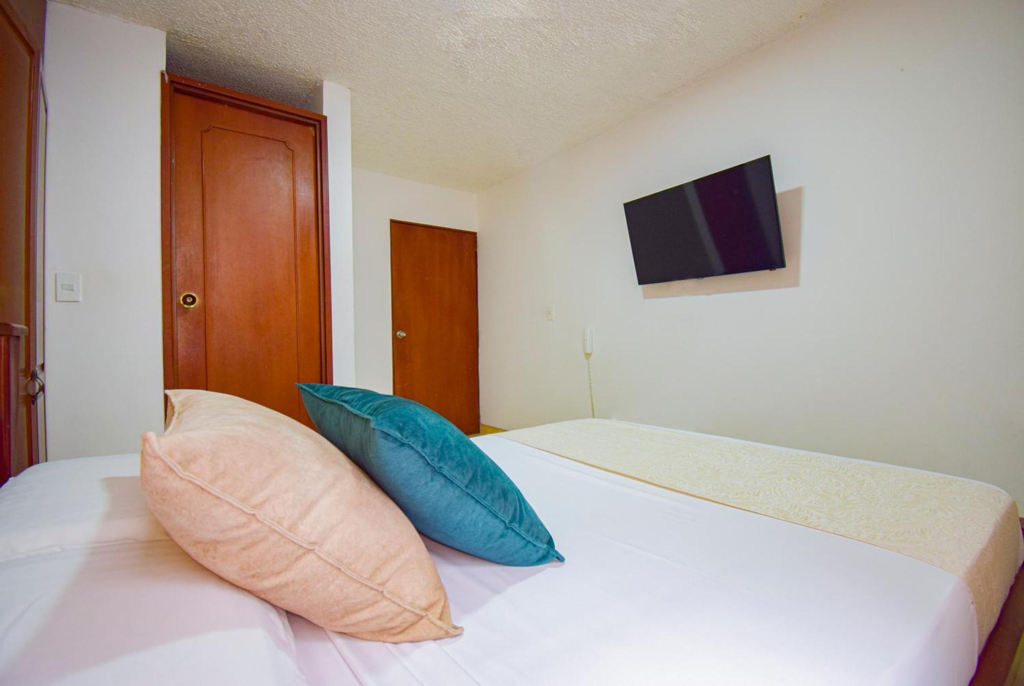 Hotel Toledo Plaza Armenia  Bagian luar foto